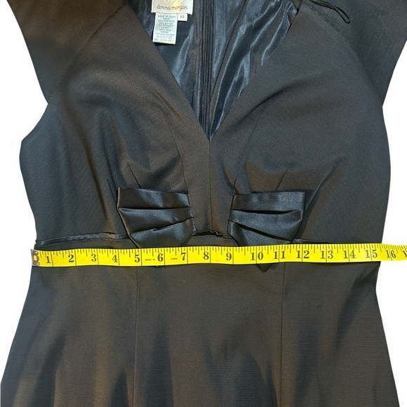 Donna Morgan Black Sheath Mini Dress V-Neck Sleeveless - Picture 6 of 7